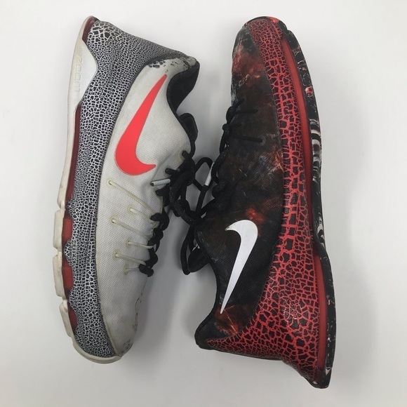 Nike KD 8 Christmas Edition - Youth 7 Style: #824464-106 Size: Youth 7 - Picture 3 of 9